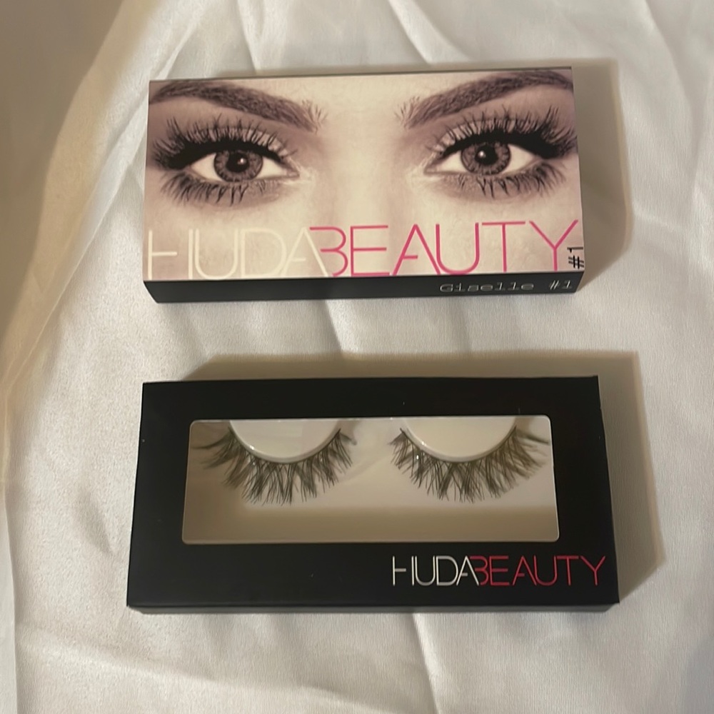 HUDA BEAUTY EYELASH GISELLE  #1